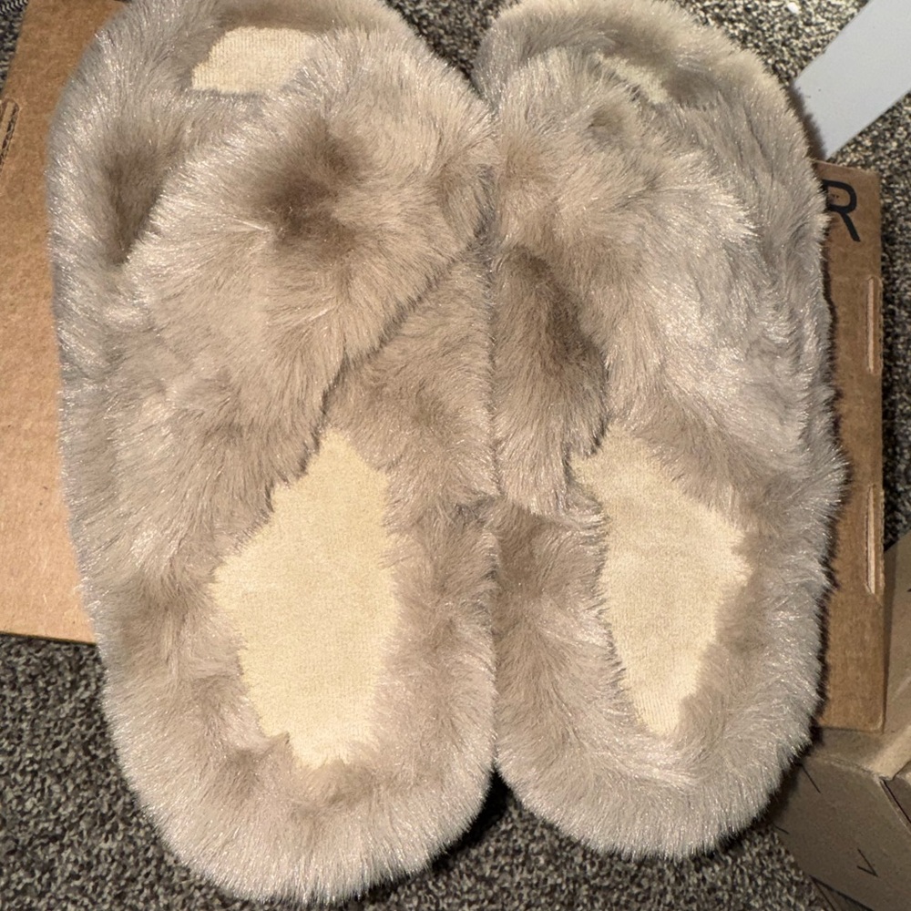 Cozy Faux Fur Slippers - Tan